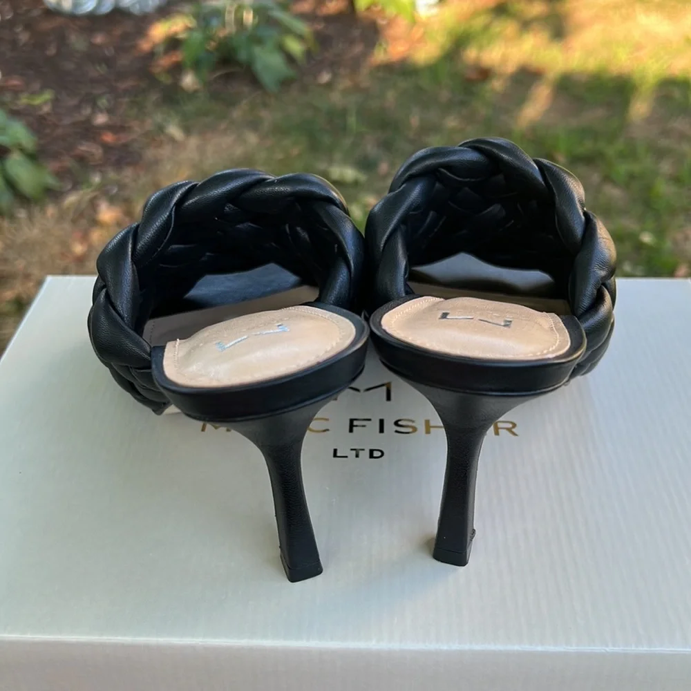 MARC FISHER DAKINA SQUARE TOE SLIDE new with box